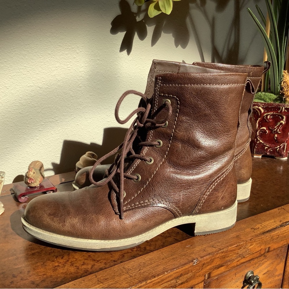 Ecco boots